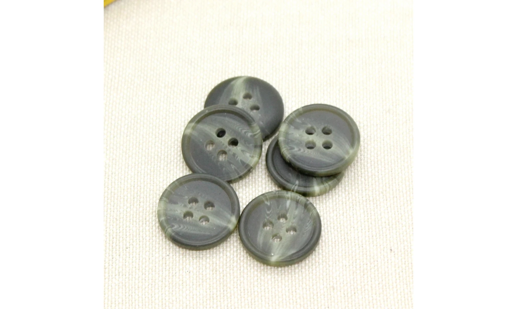 Vintage button 093A