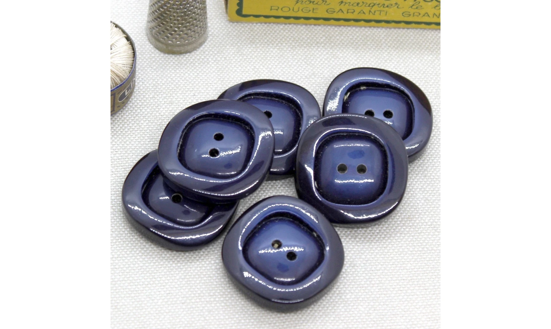 Vintage Button 717B