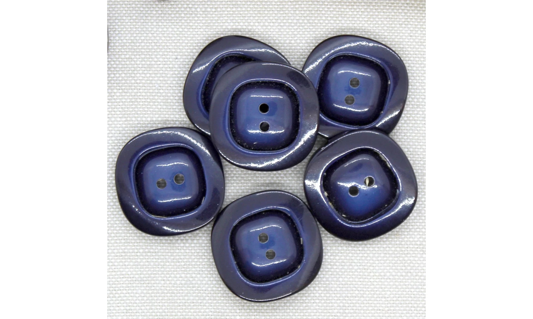 Vintage Button 717B