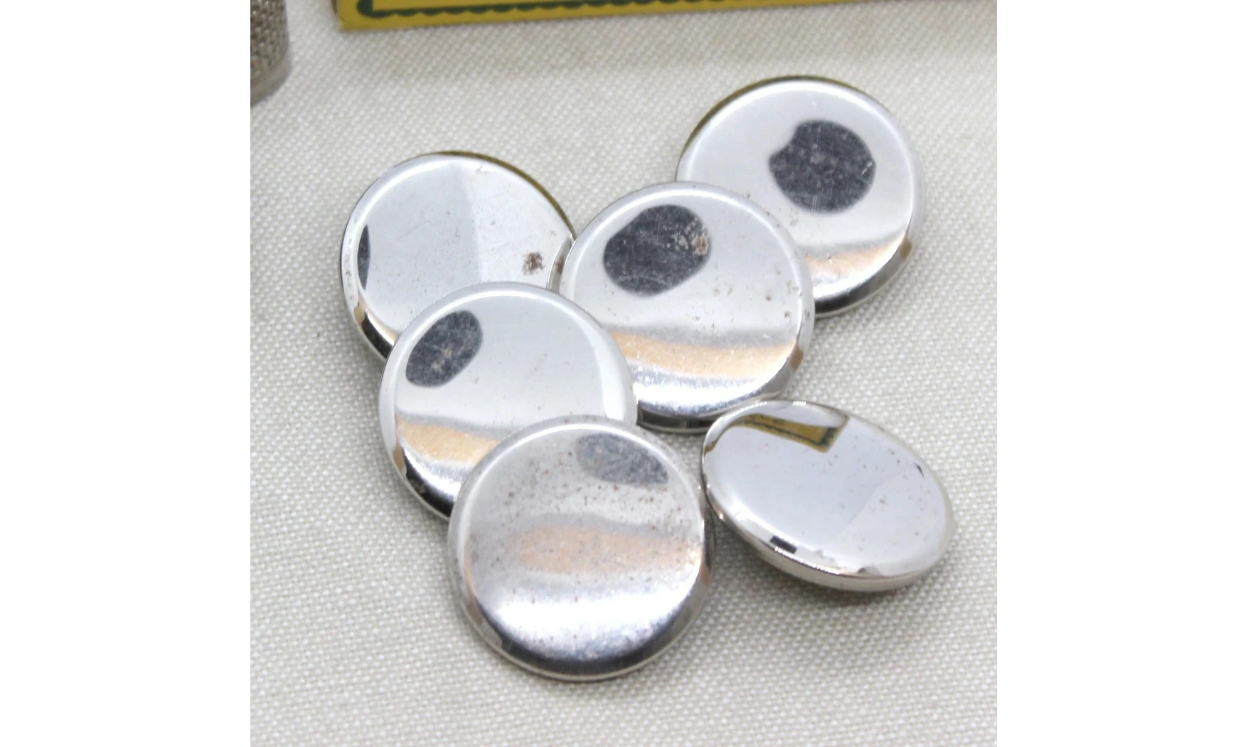 6 boutons / 27MM / Métal argenté