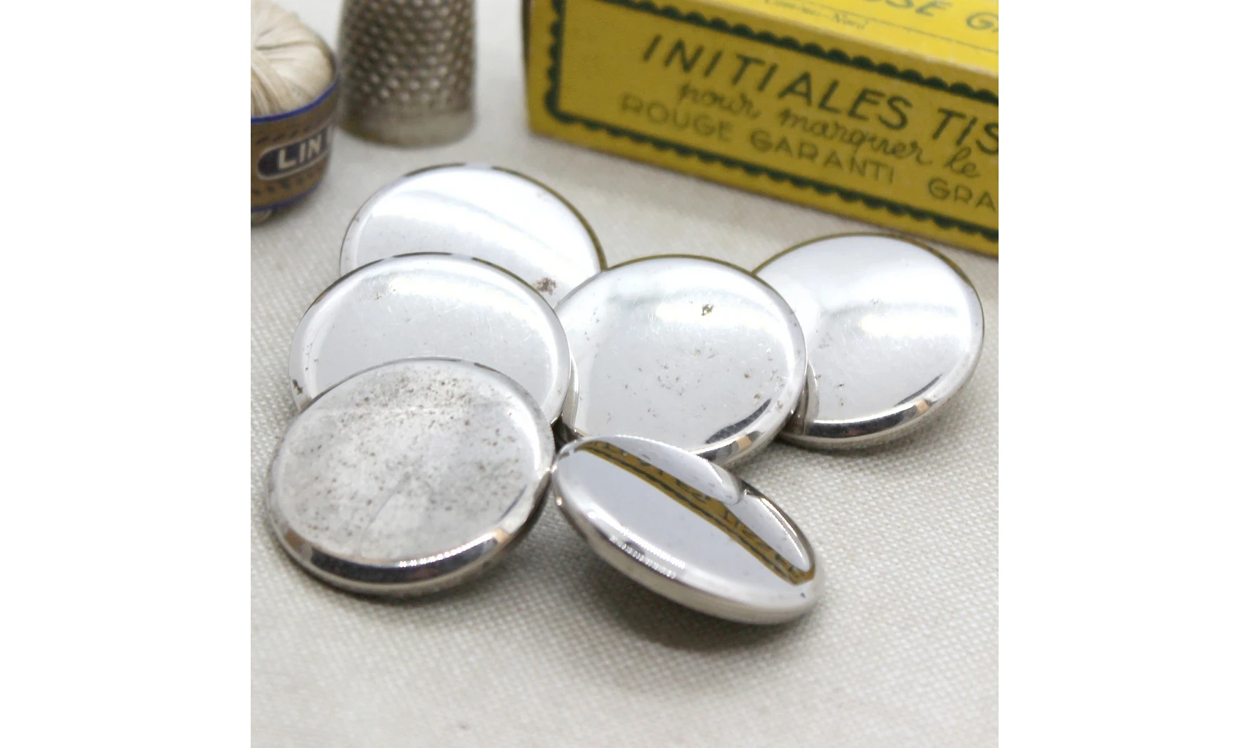 6 boutons / 27MM / Métal argenté