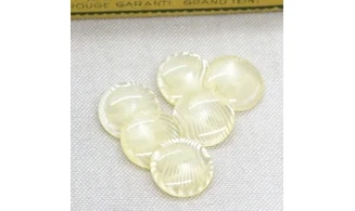 6 boutons / 18MM / Translucide zébré blc