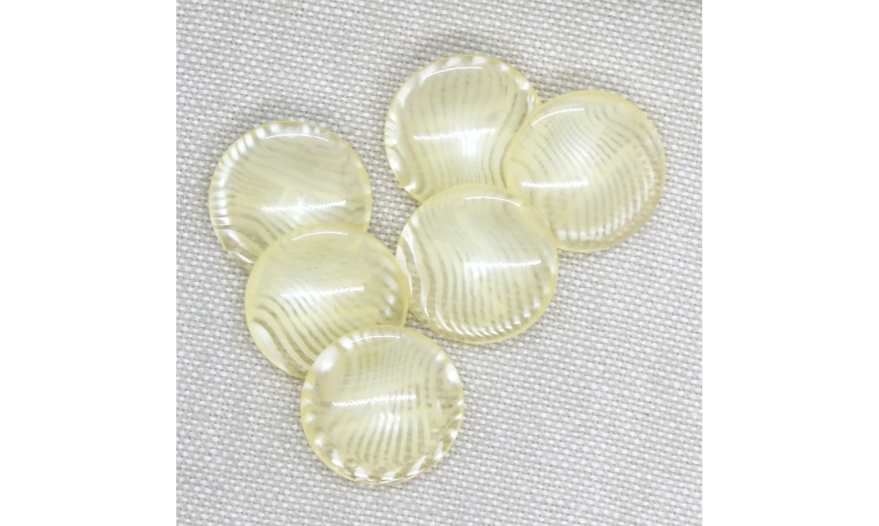 6 boutons / 18MM / Translucide zébré blc