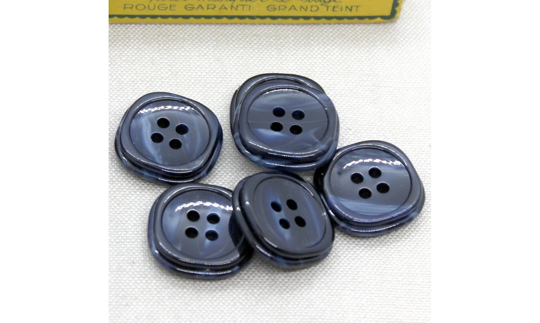 Vintage Button 732B