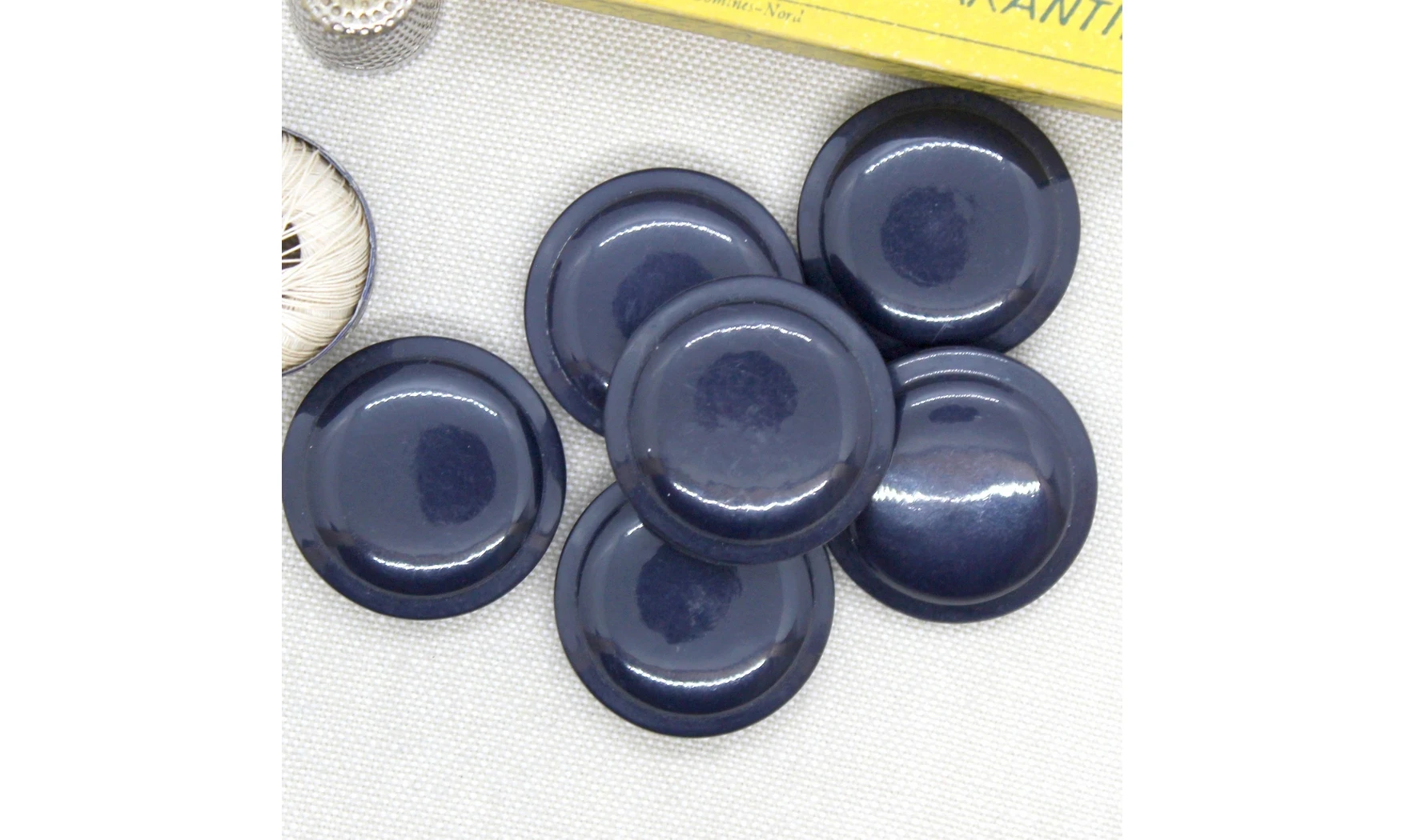 Vintage Button 733B