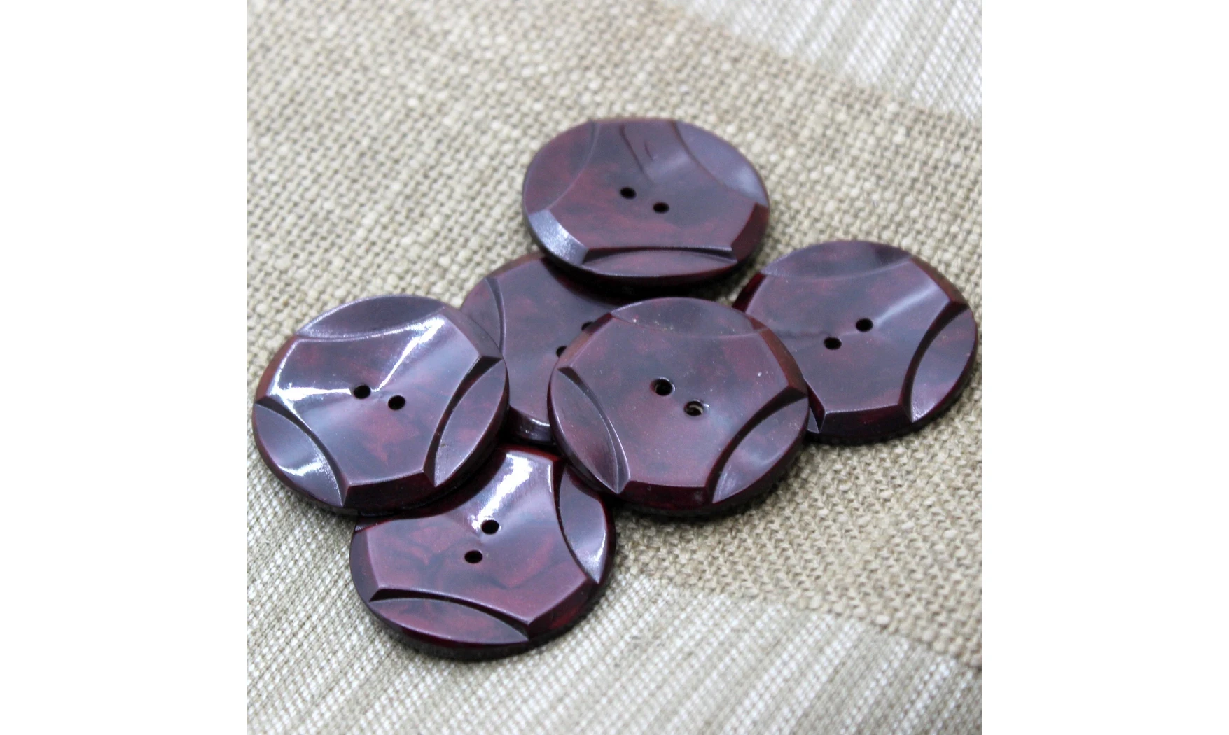 6 boutons / 34MM / Bordeaux
