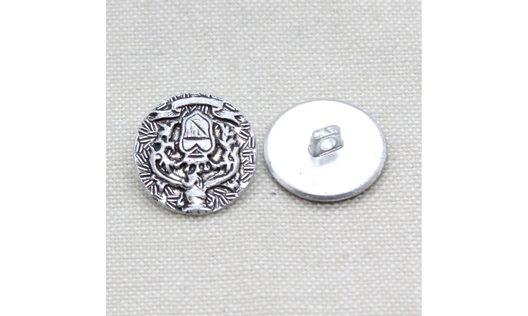 6 boutons / 18MM / Métal argent Blason