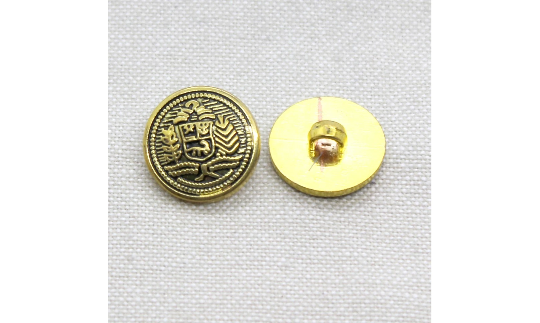 6 boutons / 18MM / Blason doré