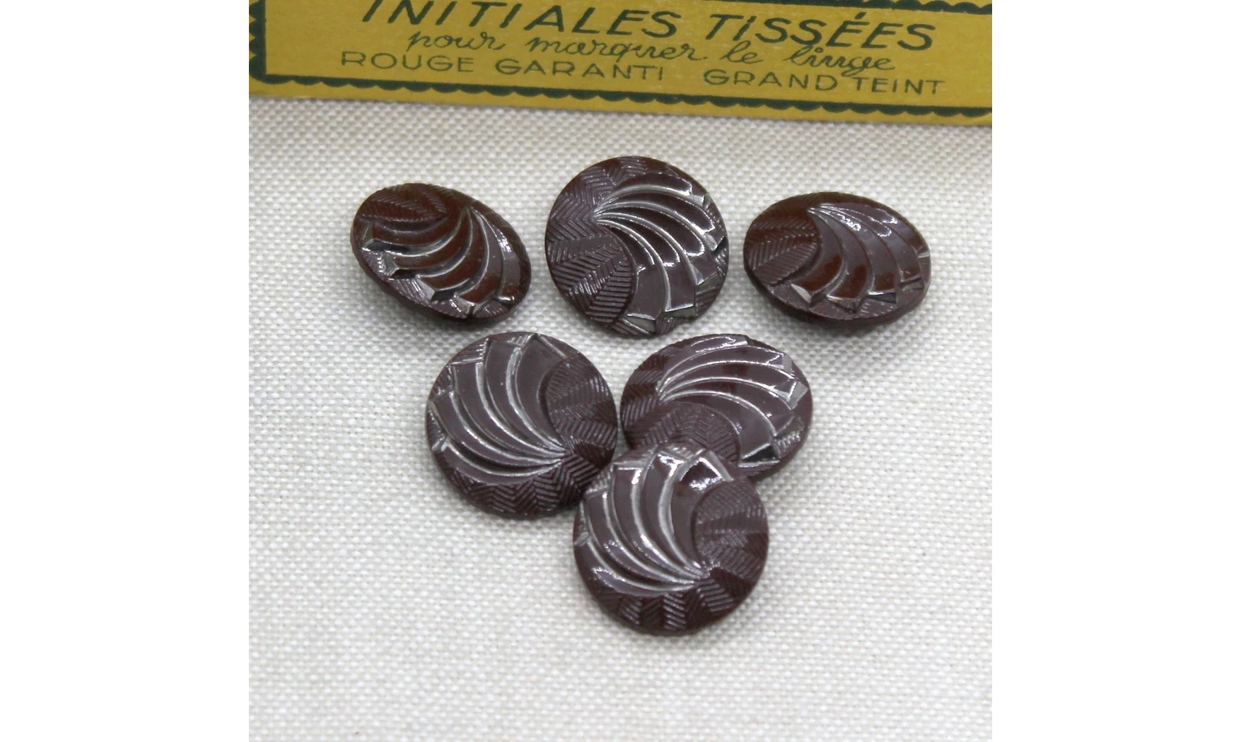6 boutons / 18MM / Verre marron
