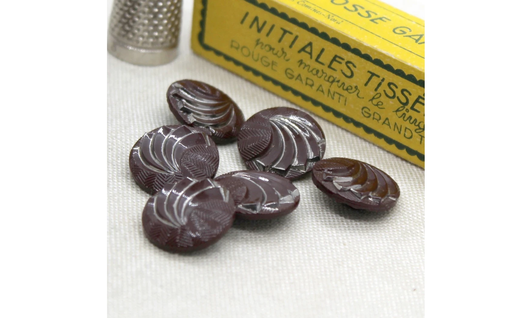 6 boutons / 18MM / Verre marron