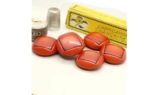 6 boutons / 26MM / Rouge orangé
