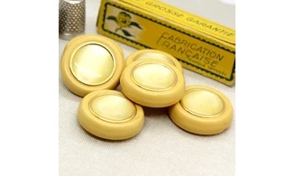 6 boutons / 31MM / Jaune tournesol