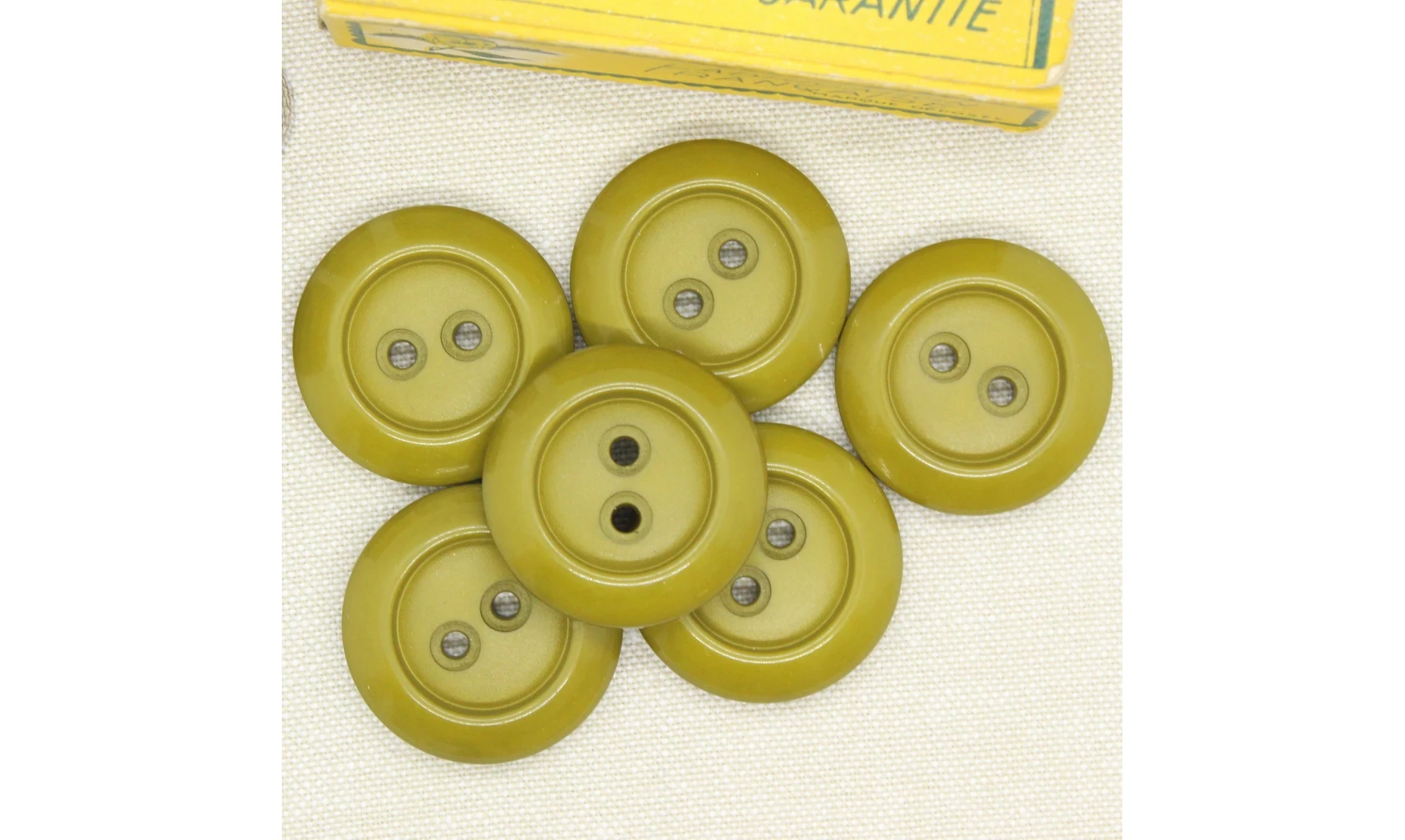 6 boutons / 31MM / Vert kaki