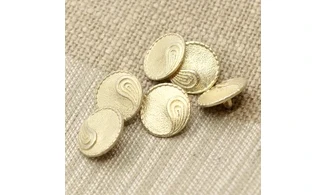 6 boutons / 17MM / Métal doré