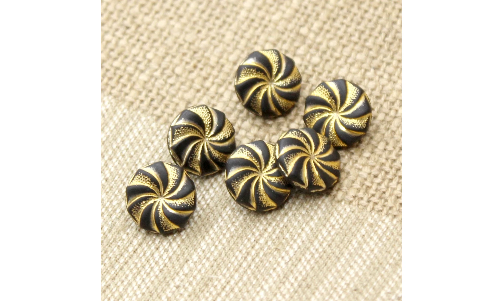 6 boutons / 13MM / Verre Noir et doré