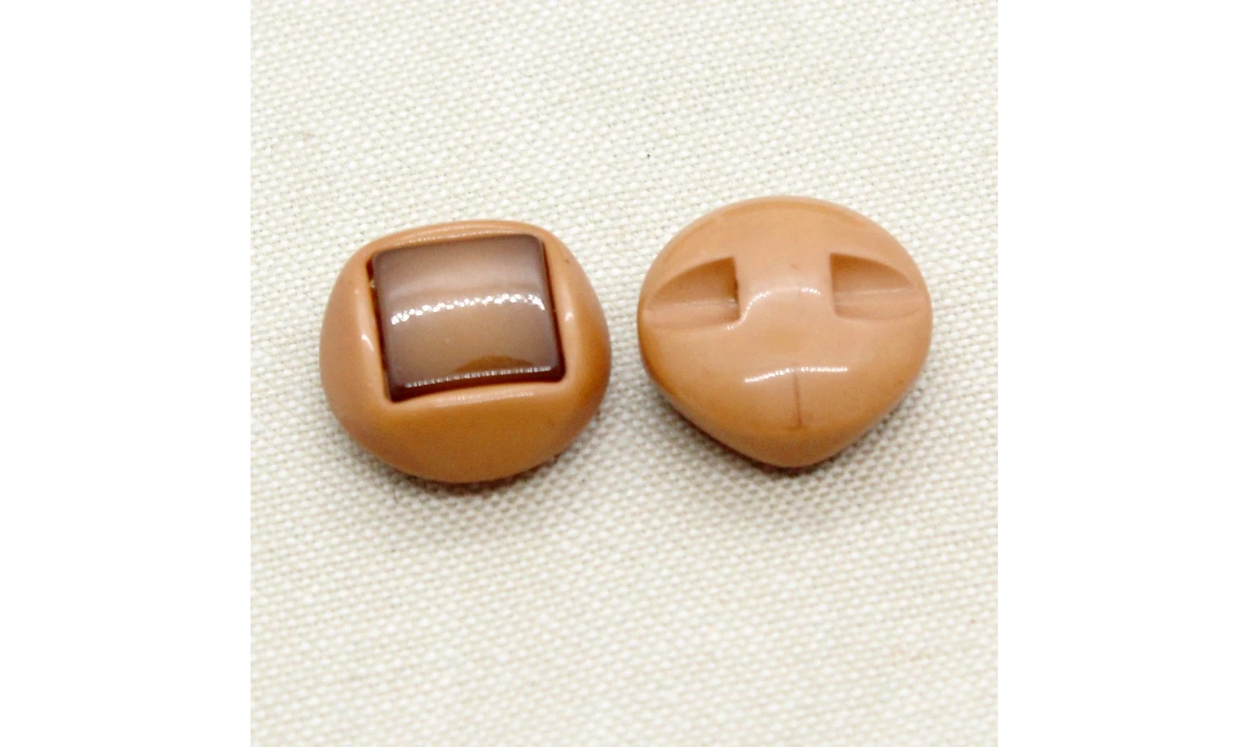 6 boutons / 20MM / Brun orangé