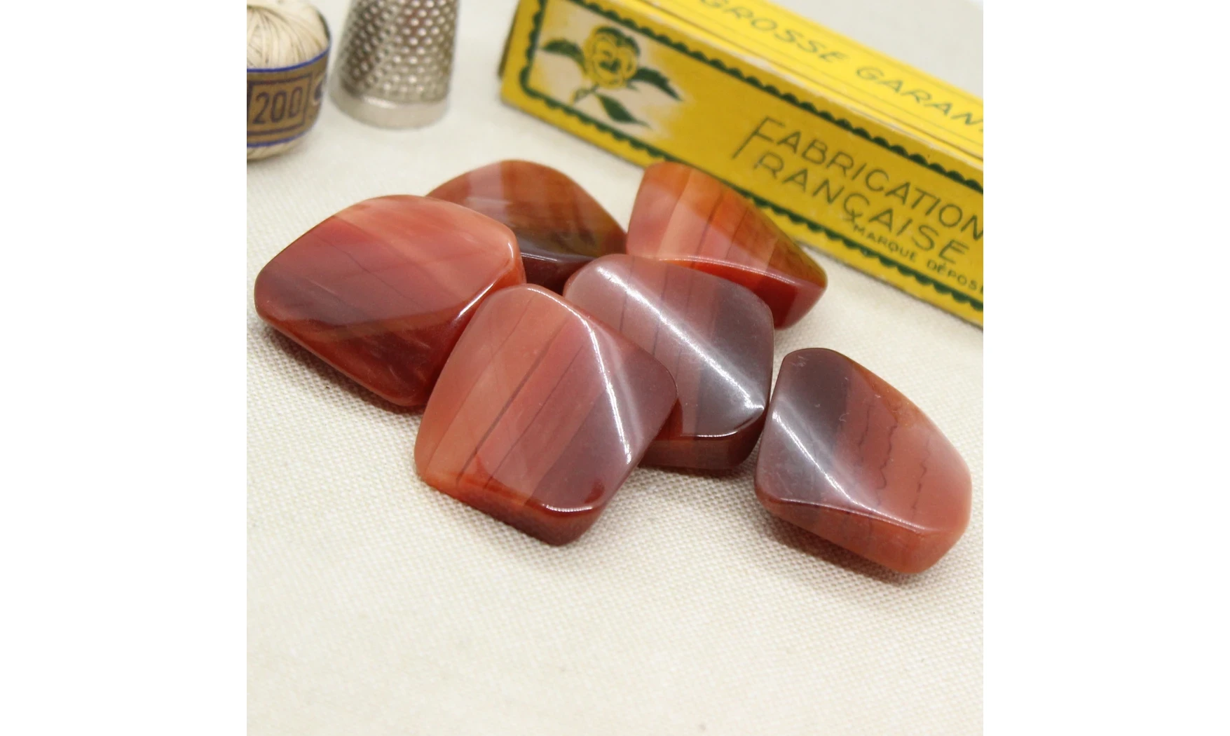 6 boutons / 26MM / Rectangle rouge