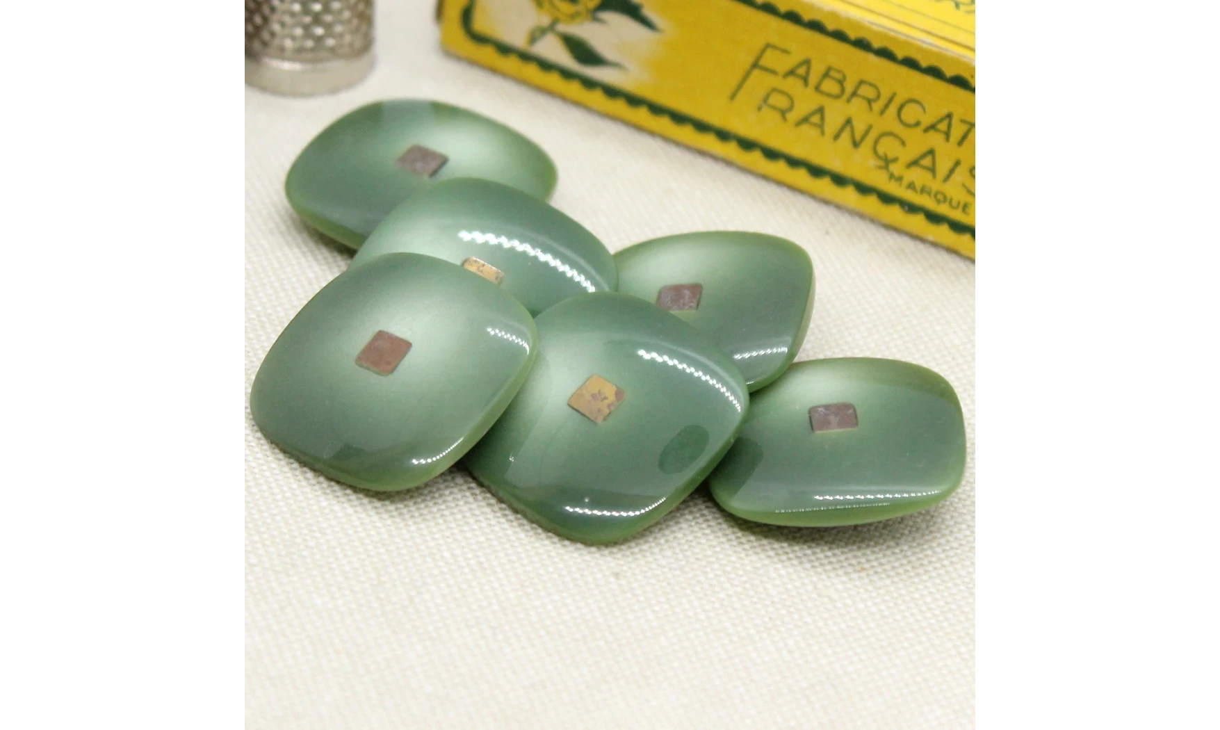 6 boutons / 25MM / carré vert dégradé