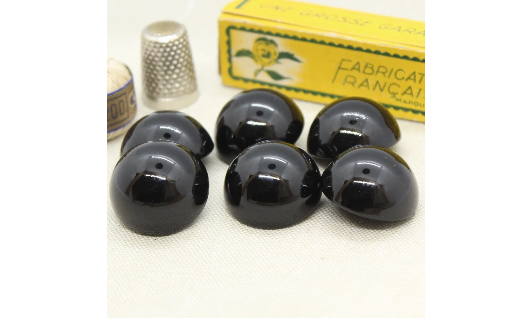 6 boutons / 25MM / Métal laque noire