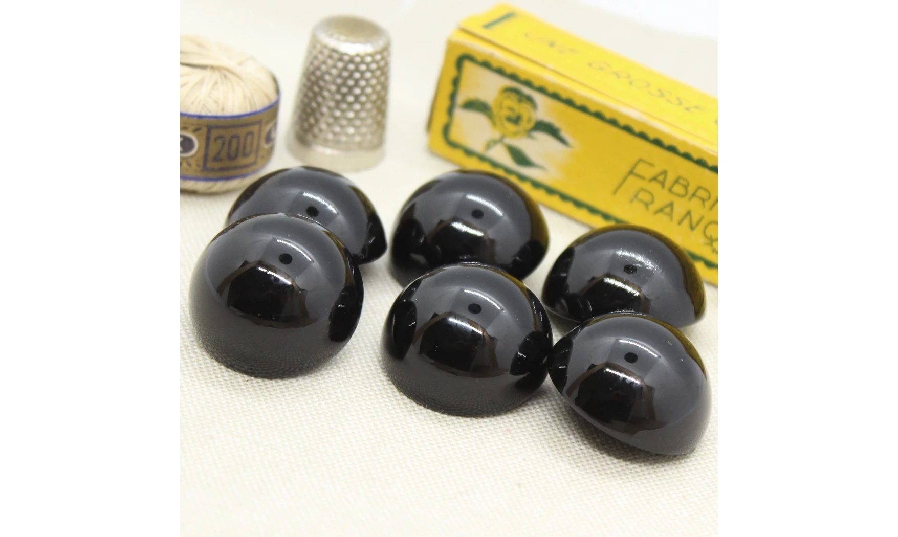 6 boutons / 25MM / Métal laque noire