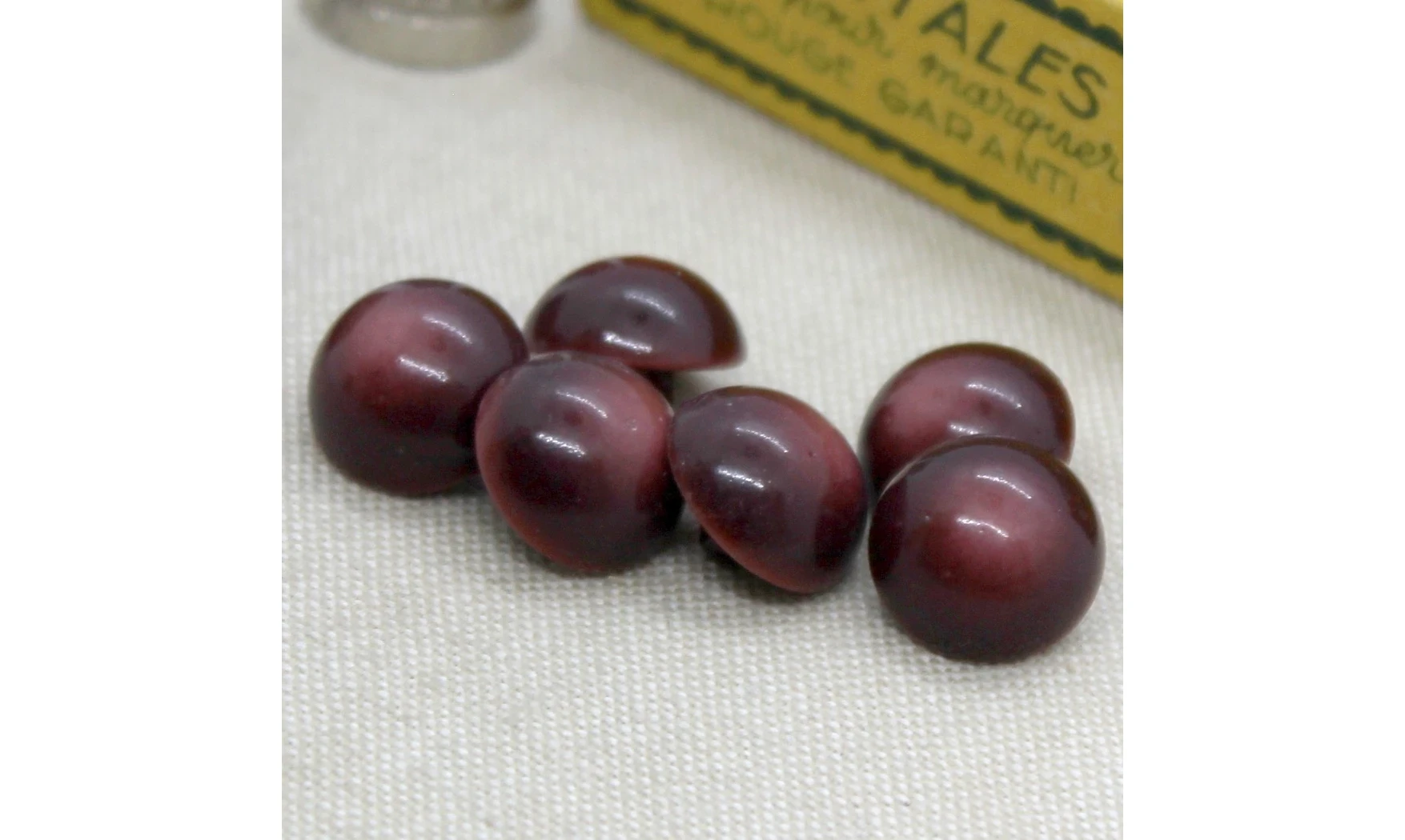 6 boutons / 14MM / Lie de vin Bombé