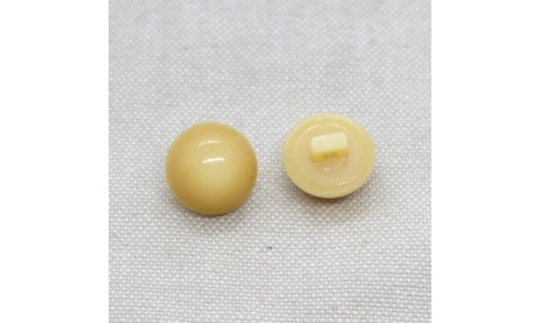 6 boutons / 14MM / Jaune Bombé