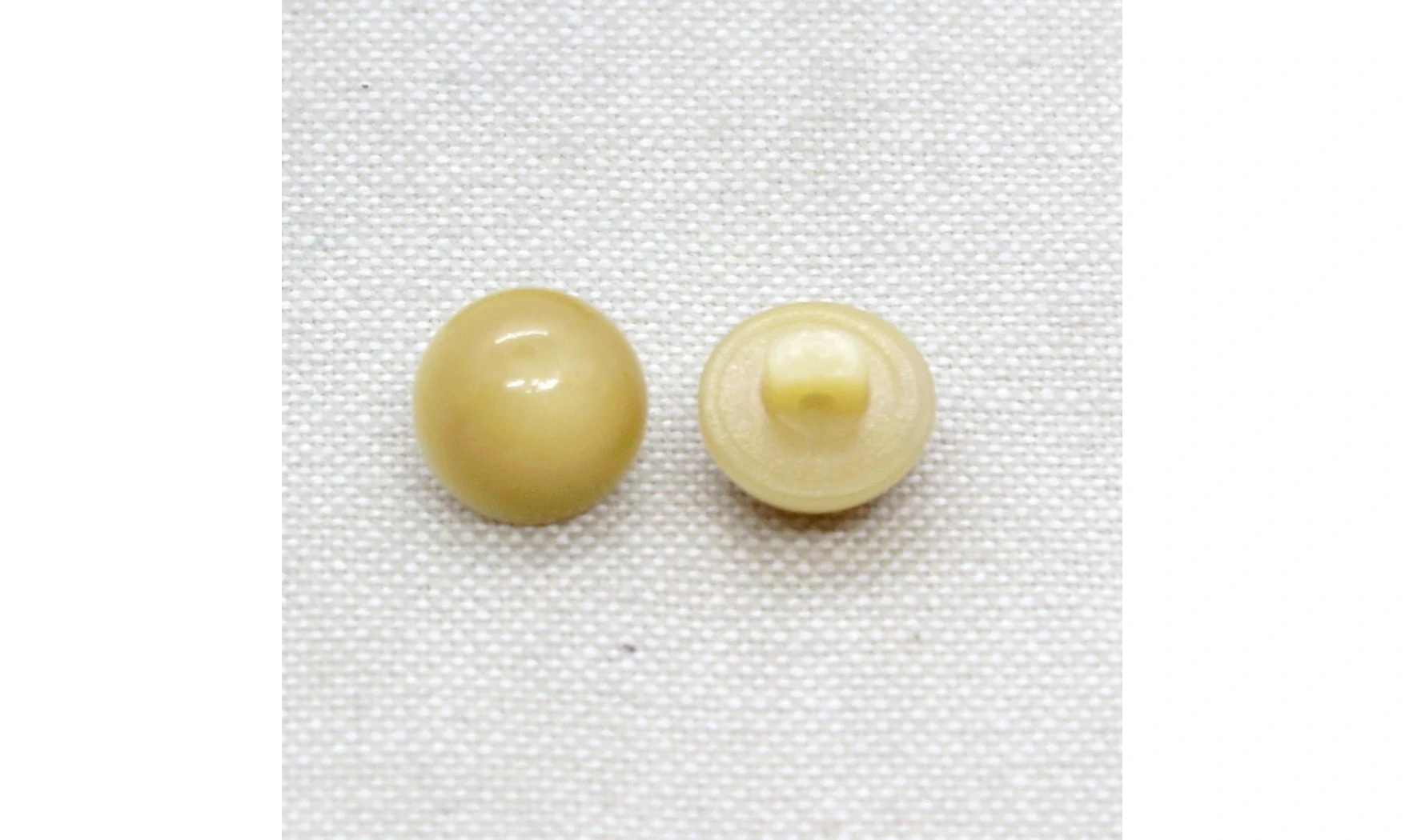 6 boutons / 12MM / Jaune Bombé