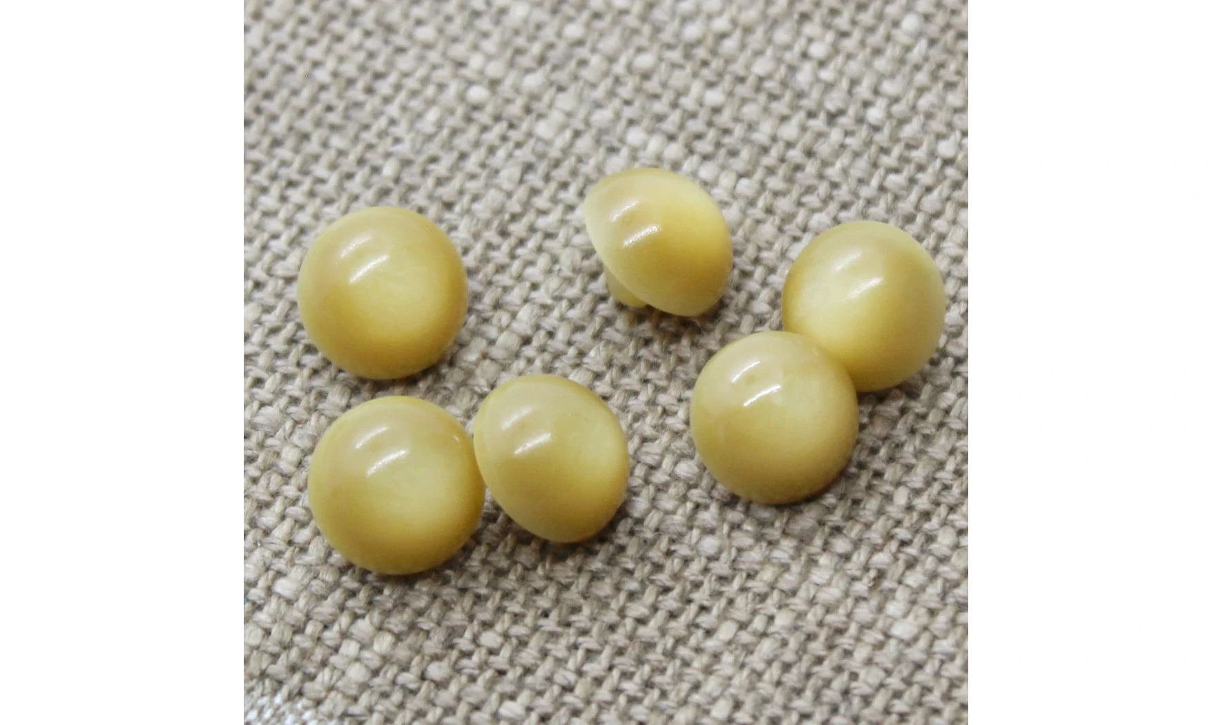 6 boutons / 12MM / Jaune Bombé