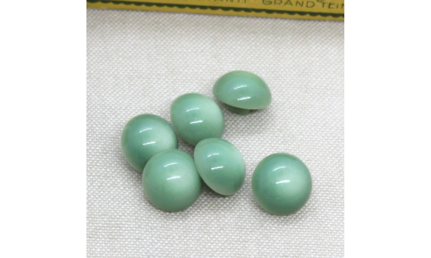 6 boutons / 14MM / Vert Bombé