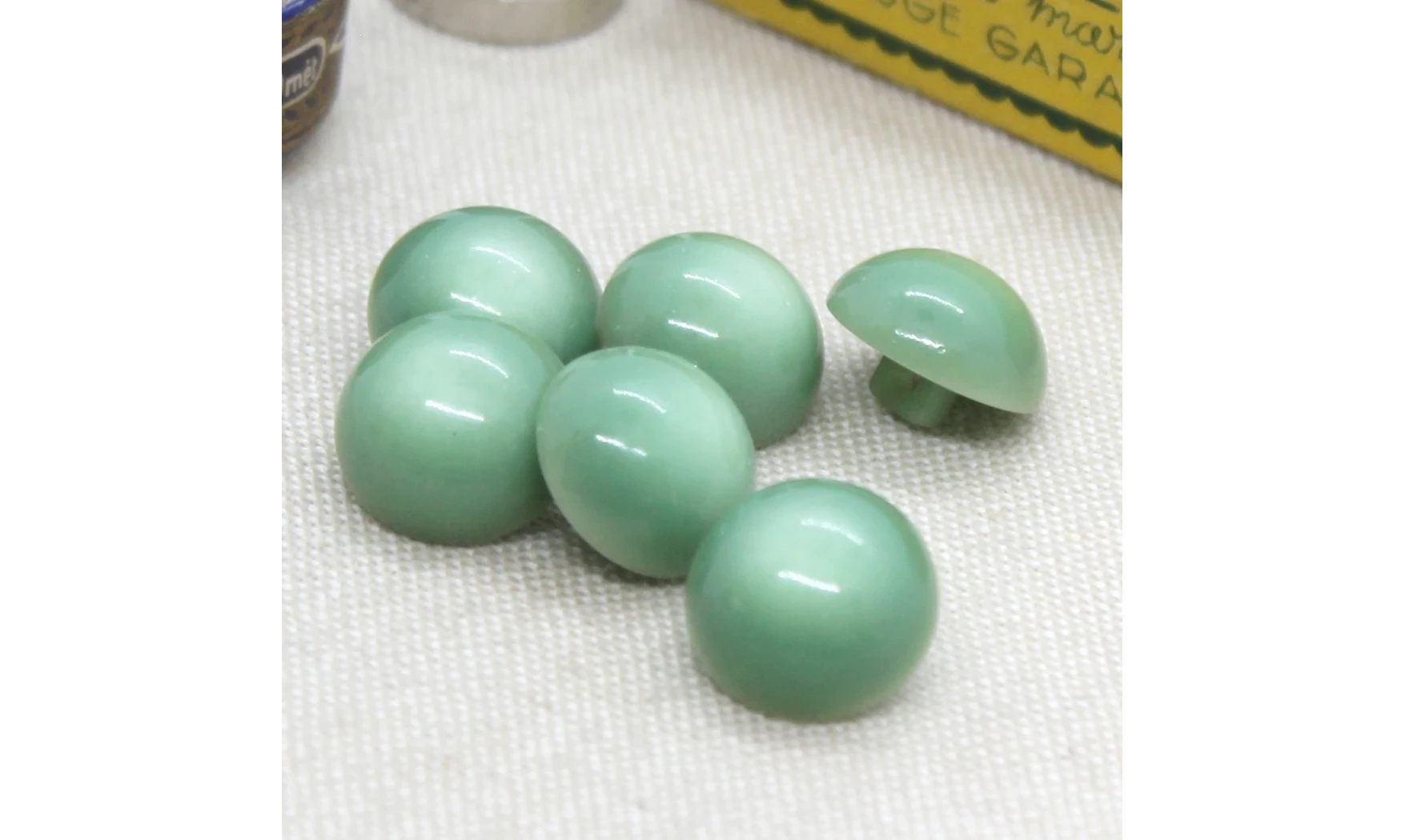 6 boutons / 14MM / Vert Bombé