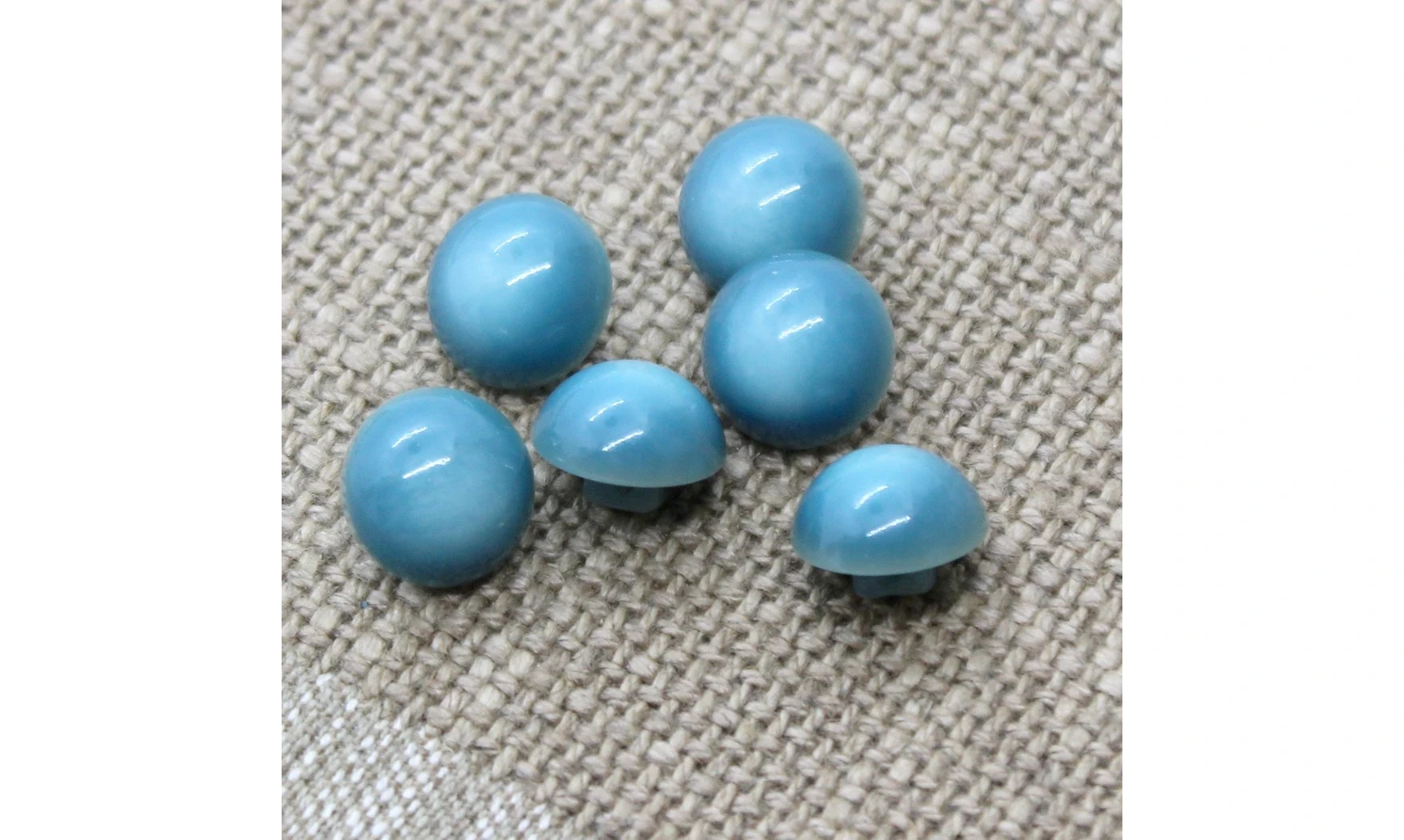 6 boutons / 12MM / Bleu Bombé