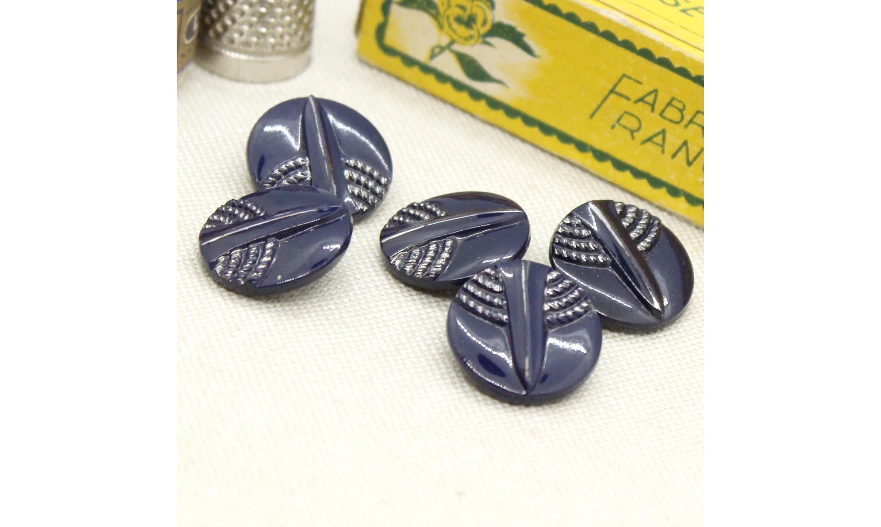 5 boutons / 18MM / Verre Bleu