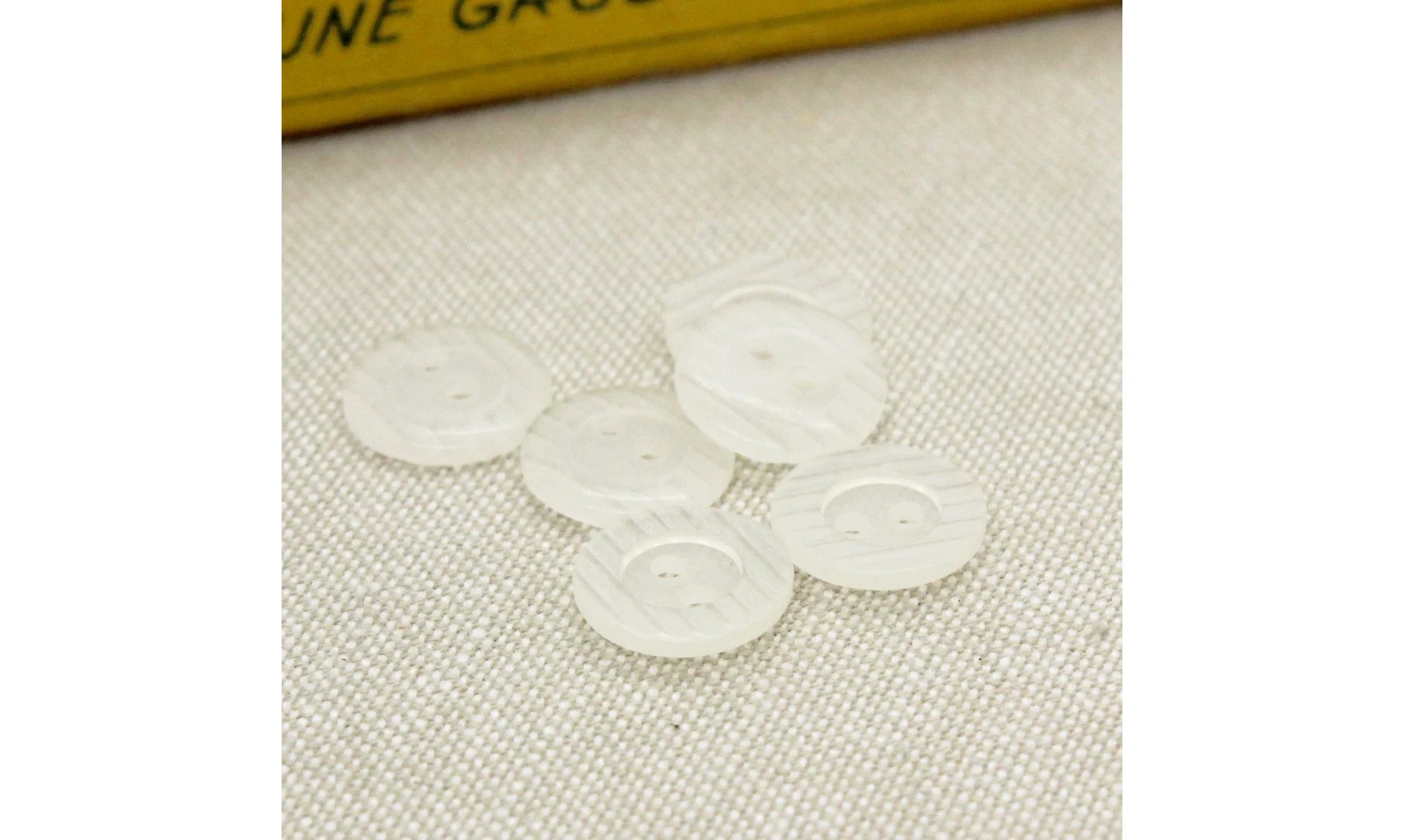 6 boutons / 12,5MM / Translucide