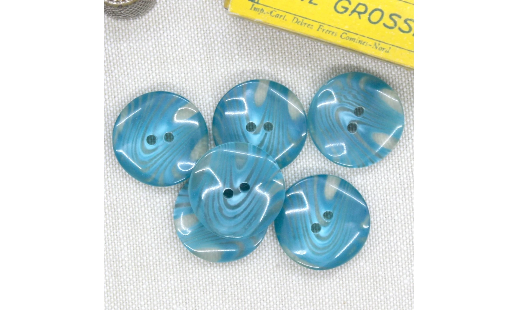 Vintage Button 063E