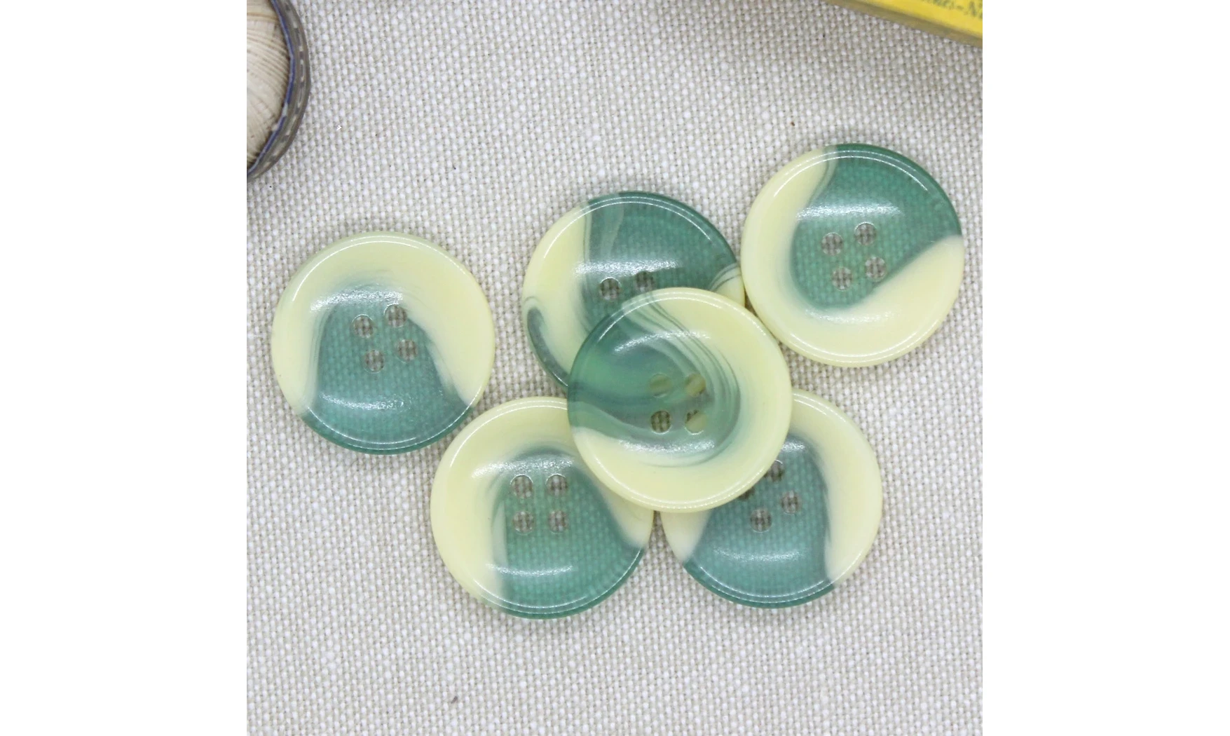 6 Boutons / 22MM / Vert et jaune