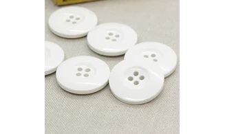 6 boutons / 27MM / Blanc