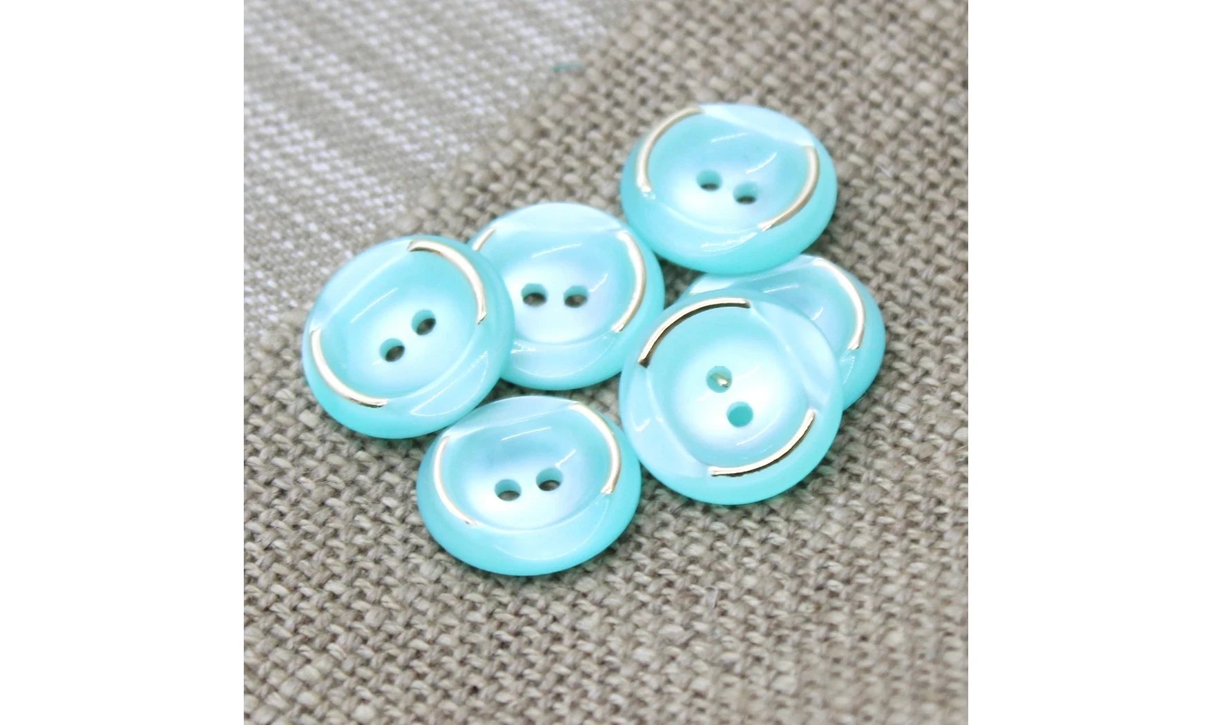Vintage Button 093E
