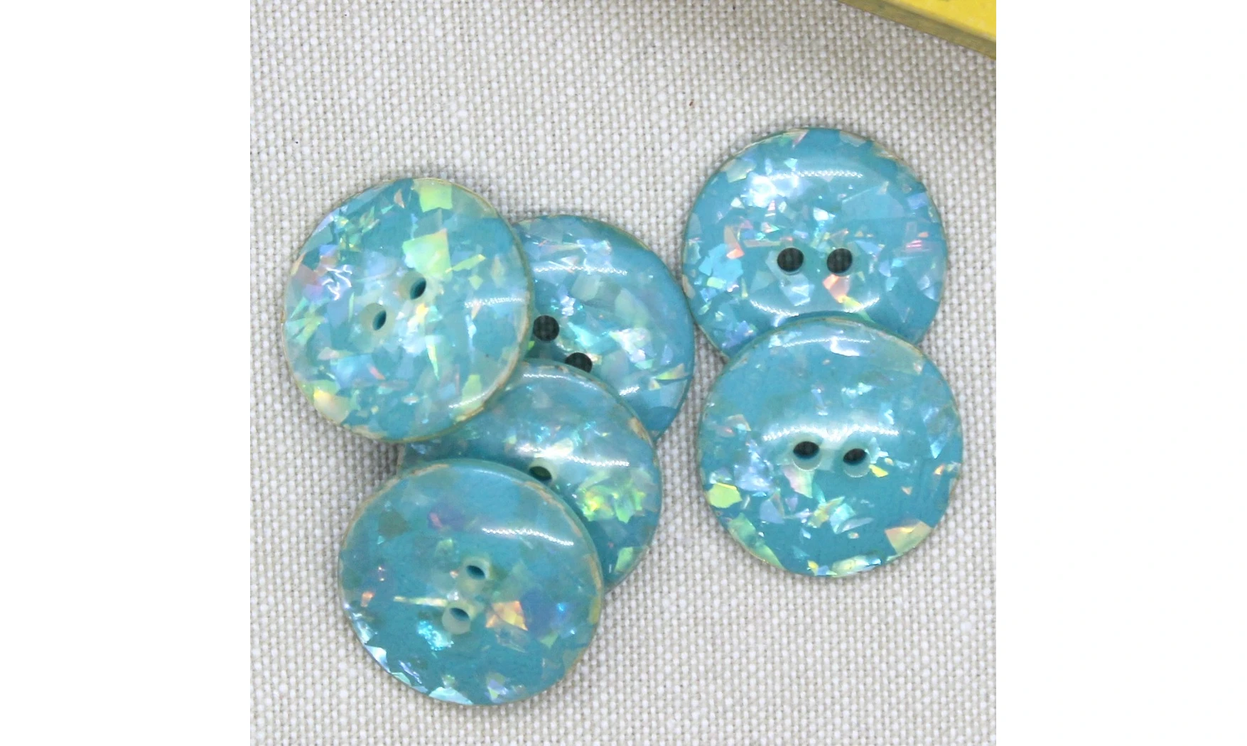 Vintage Button 071E