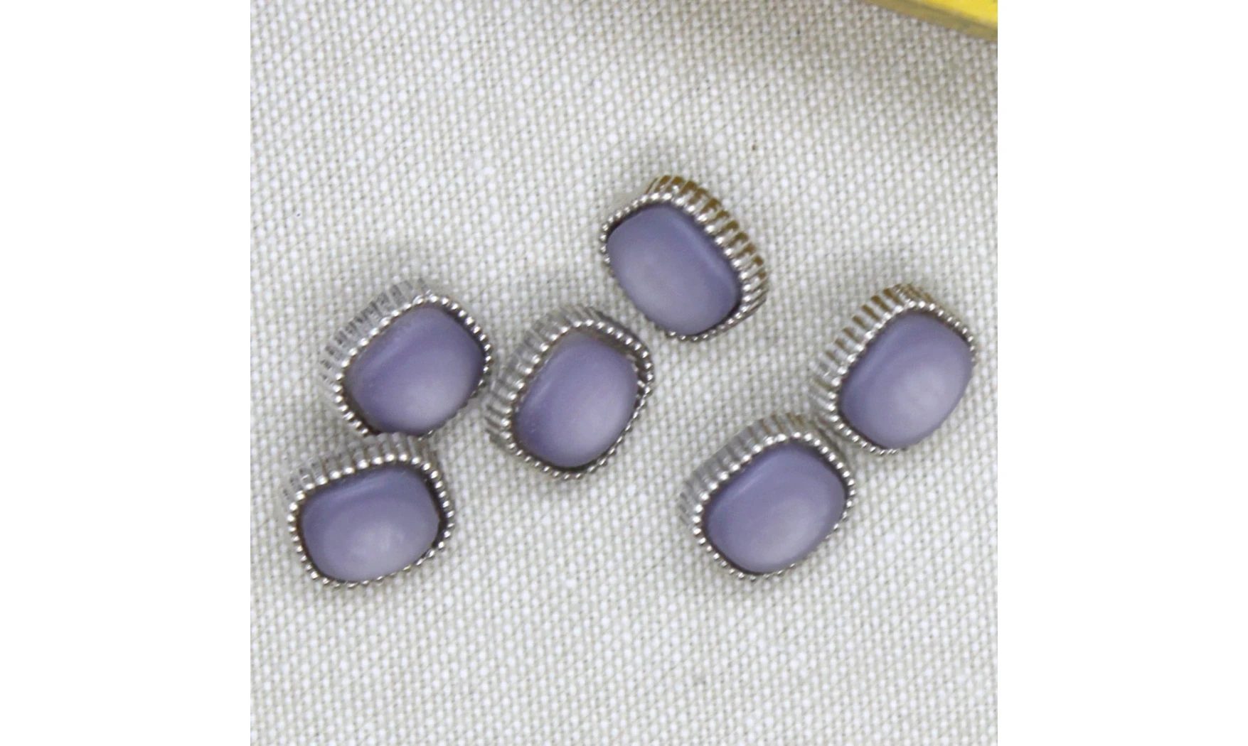 6 boutons / 13MM / Violet "Carré"