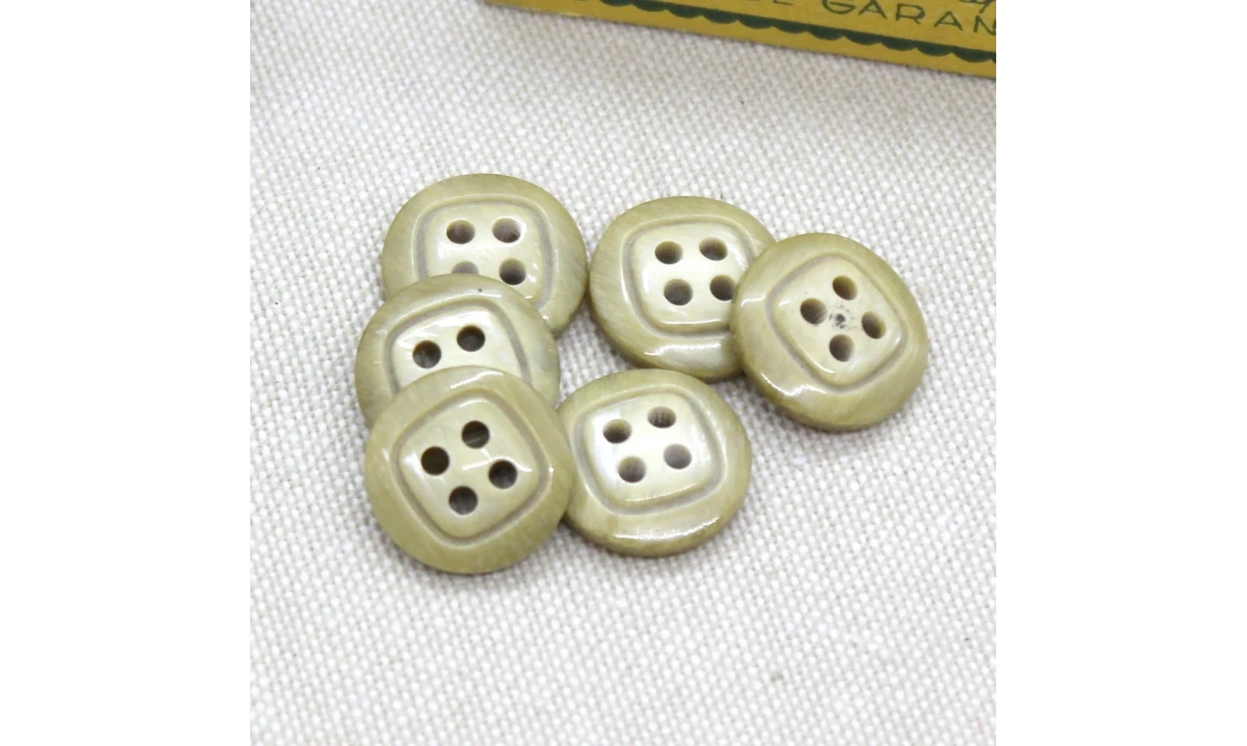 6 boutons / 15MM / Vert