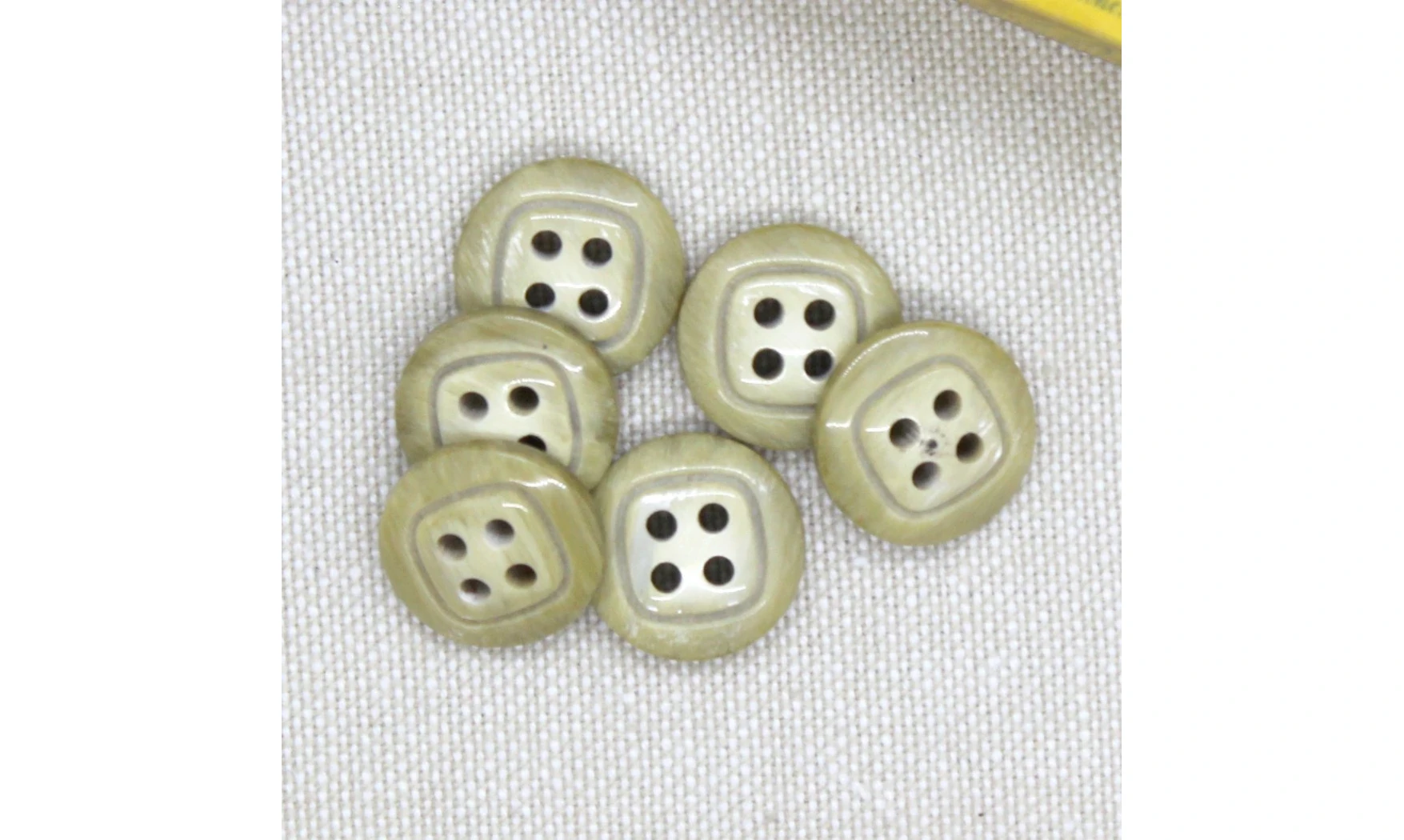 6 boutons / 15MM / Vert