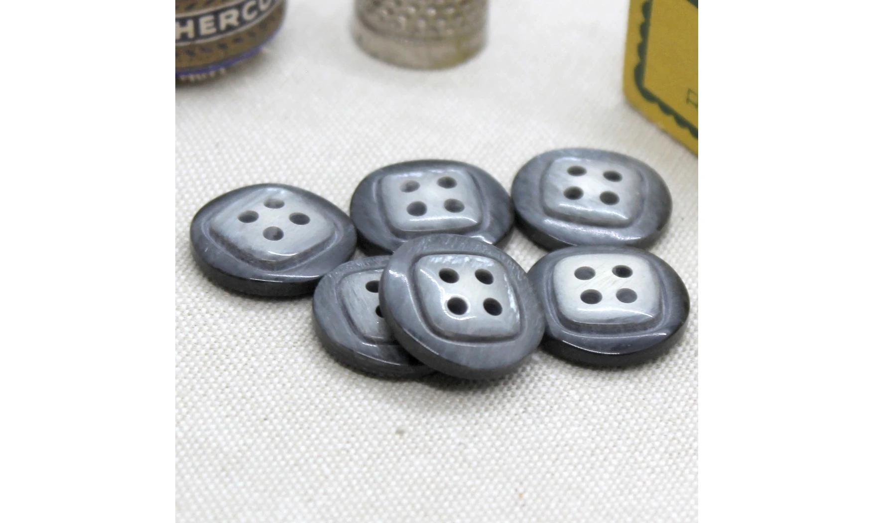 6 boutons / 18MM / Gris