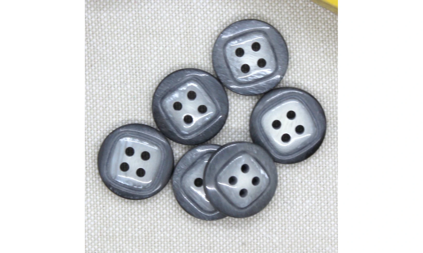 6 boutons / 18MM / Gris