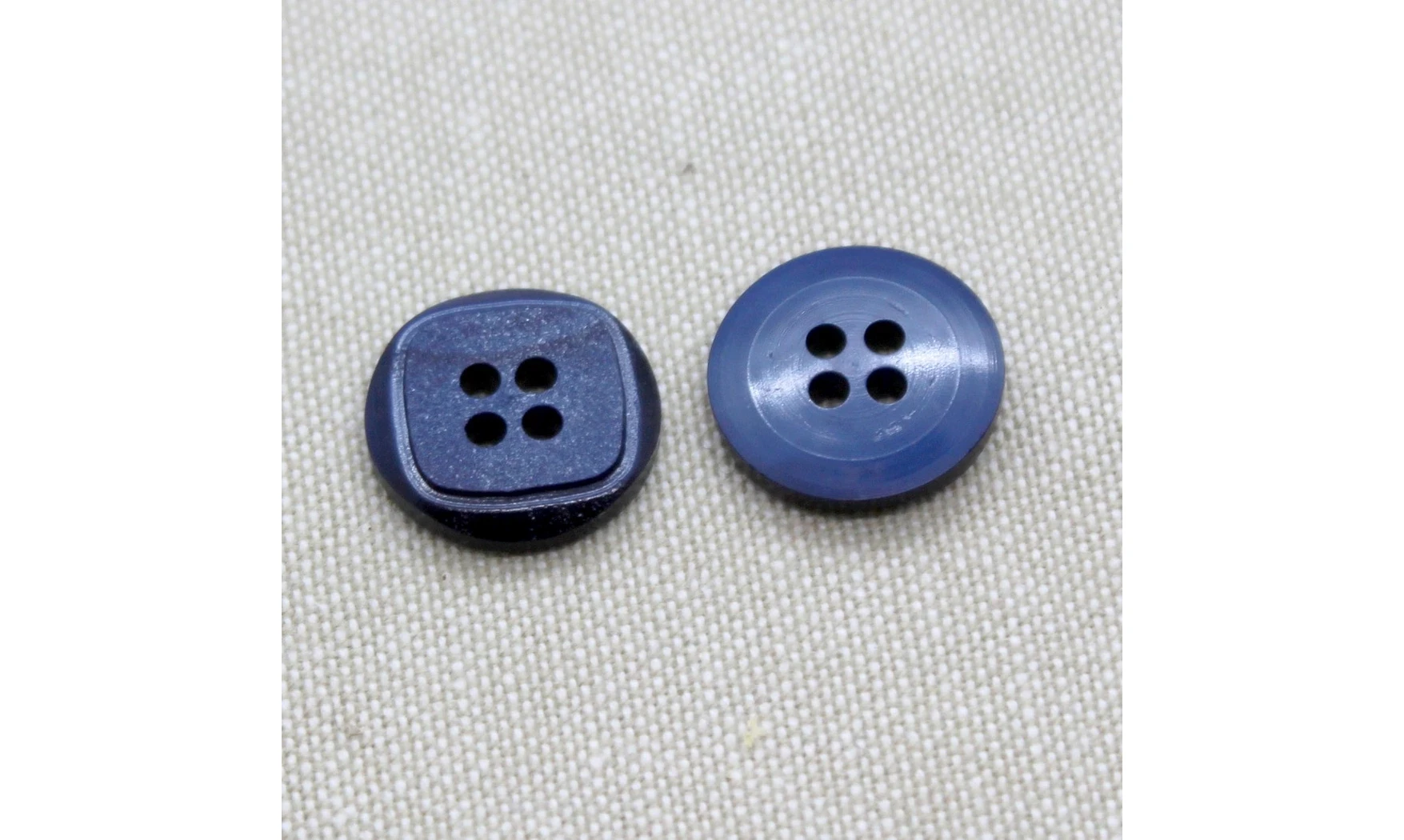 Vintage Button 092E
