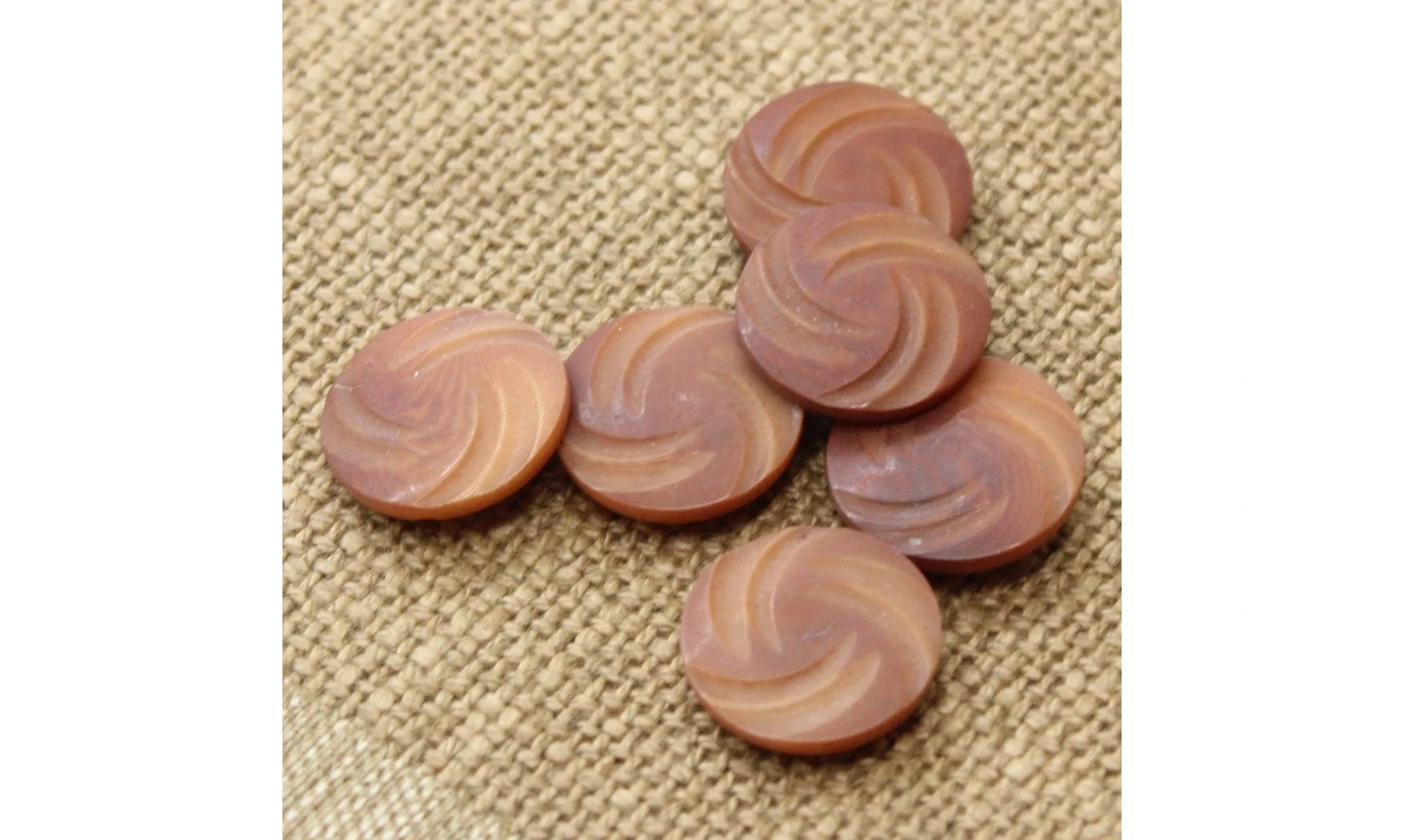 6 boutons / 19MM / Brun