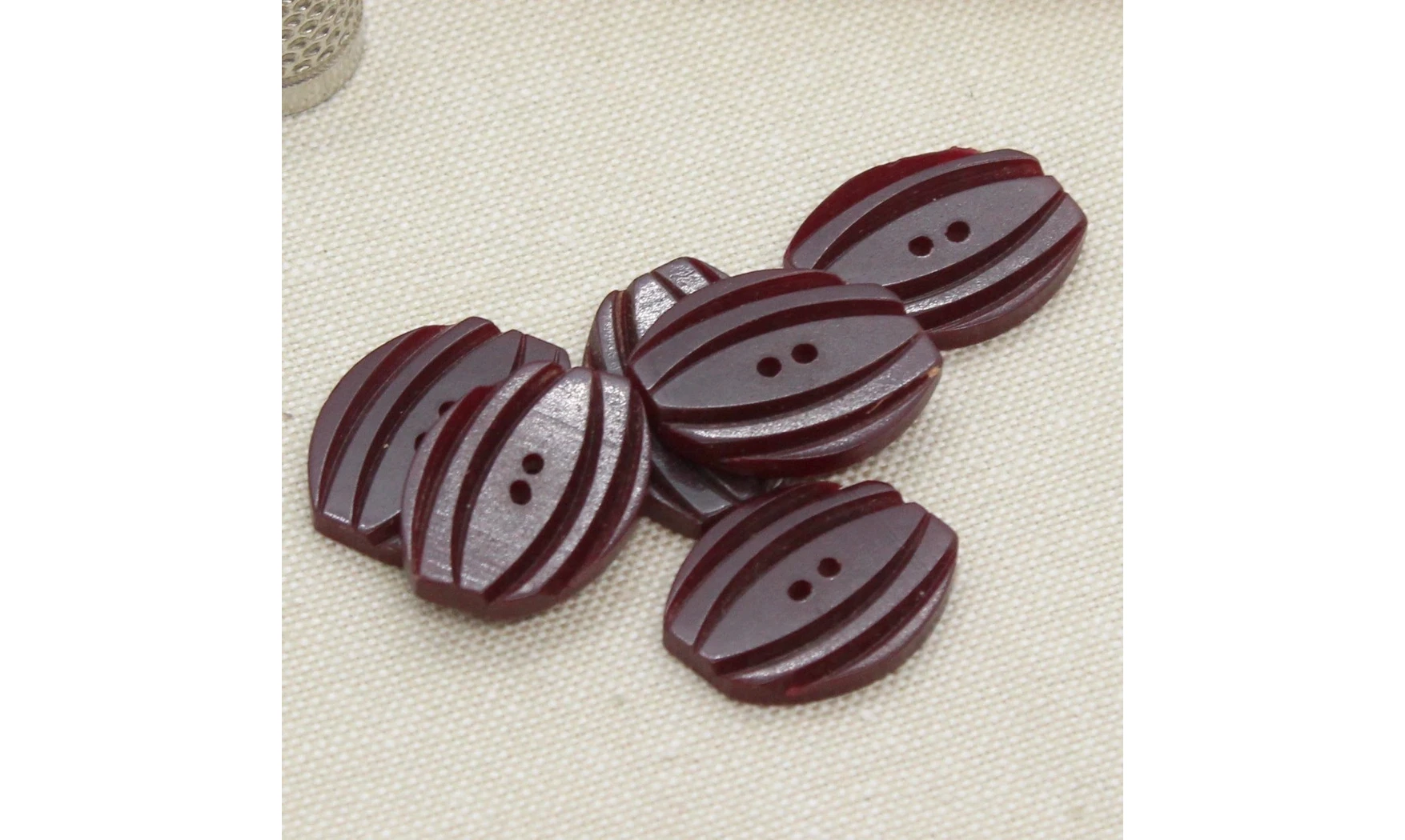 6 Boutons / 20MM / Ovoide, brun rouge