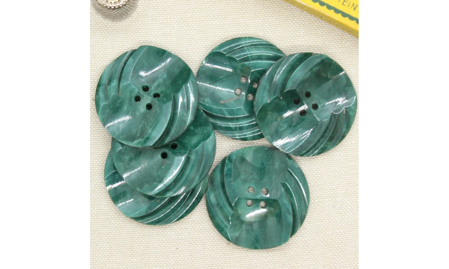 6 Boutons / 35MM / Vert marbré