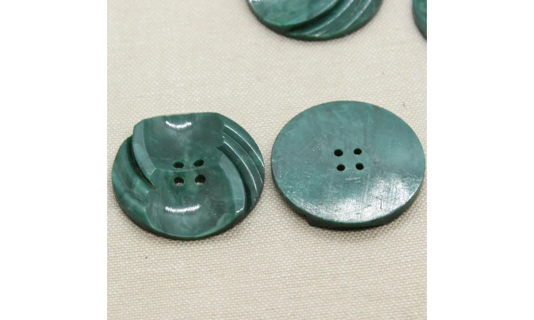 6 Boutons / 35MM / Vert marbré