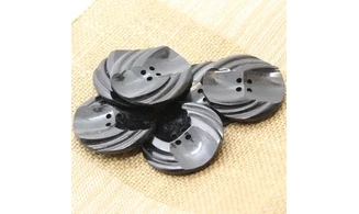 6 Boutons / 35MM / Noir