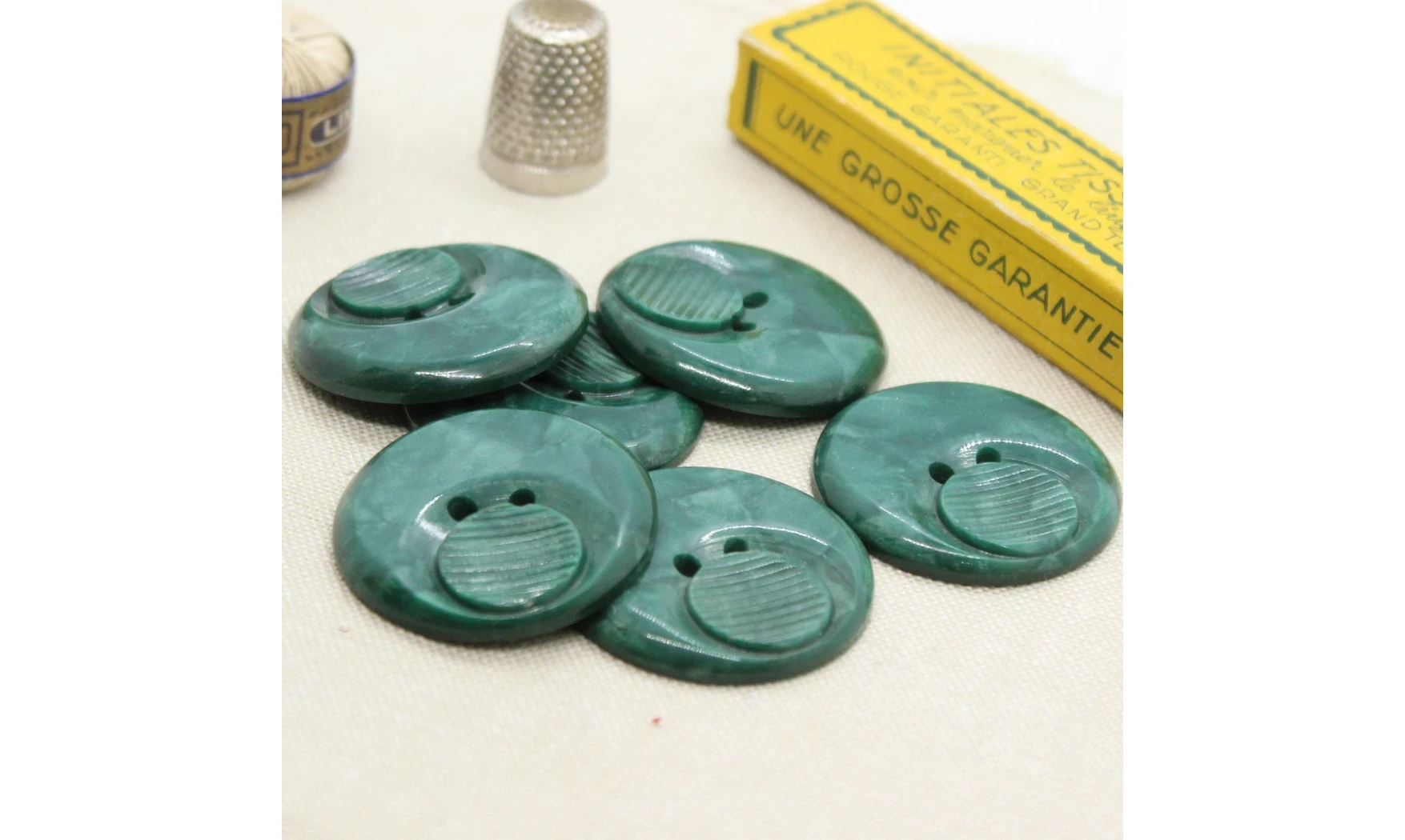 6 Boutons / 35MM / Vert marbré